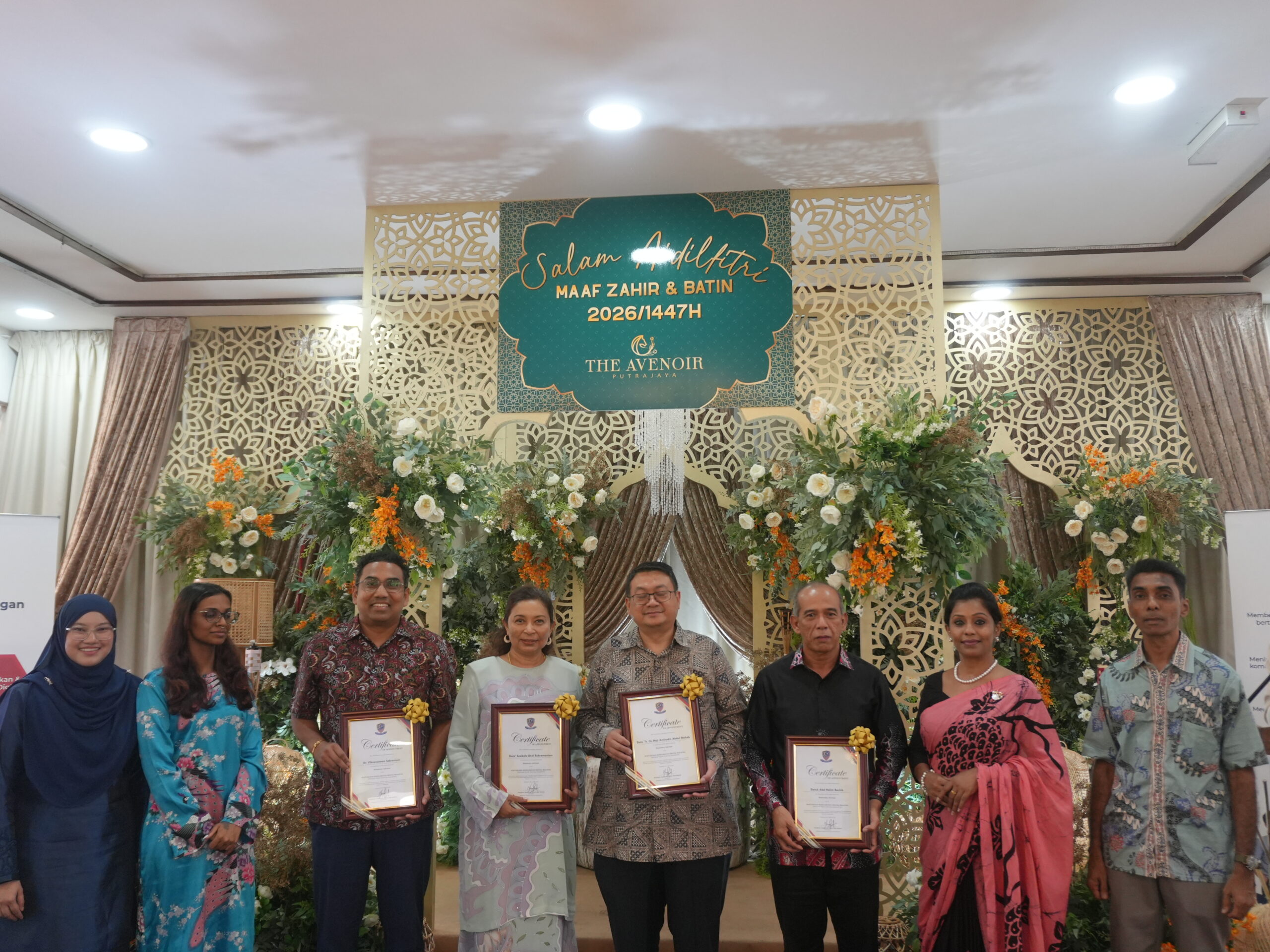 Malaysian students learning together